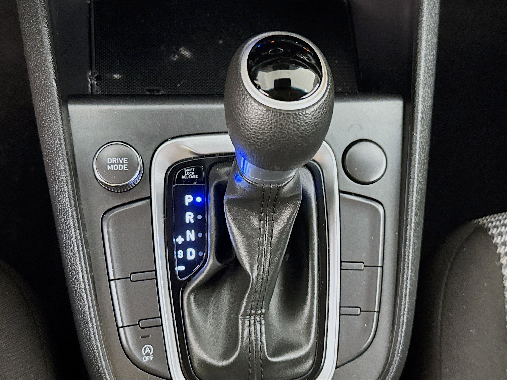Used 2023 Hyundai Kona SE FWD image 19