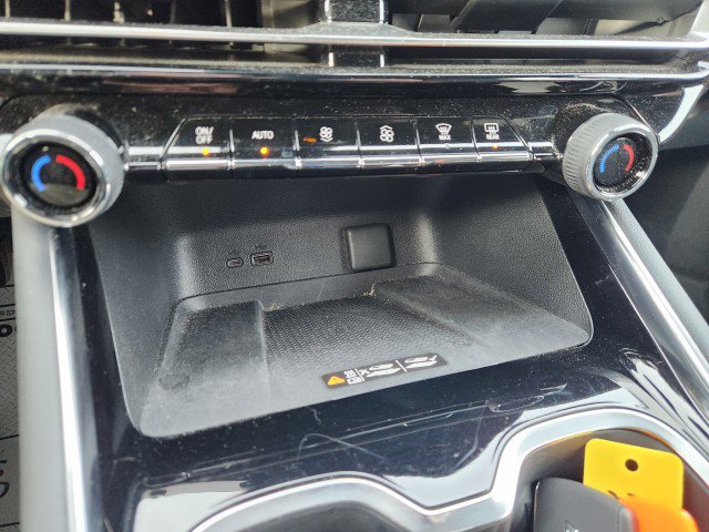 Used 2024 Chevrolet Traverse LT image 45