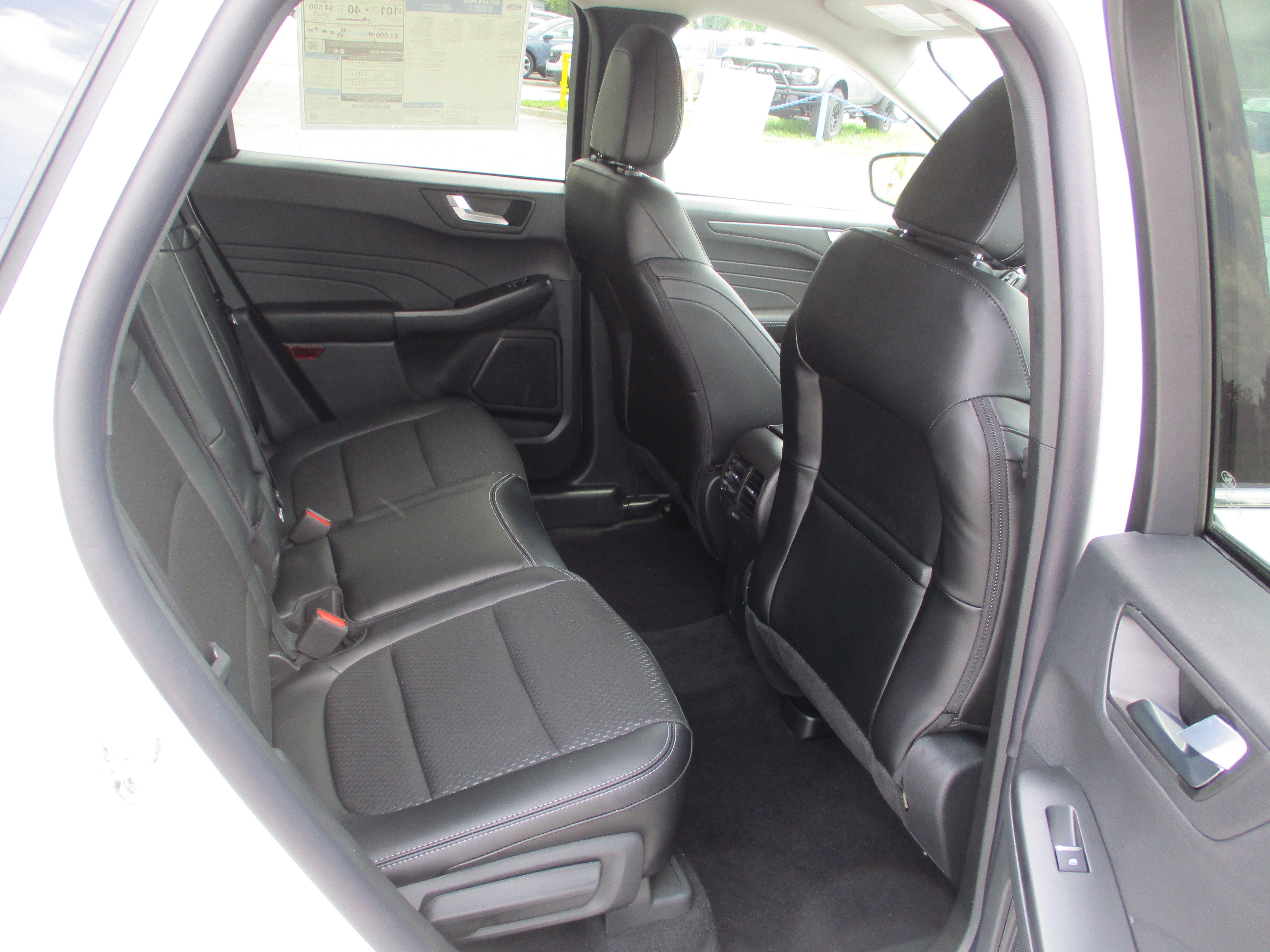 Used 2025 Ford Escape SE FWD image 21