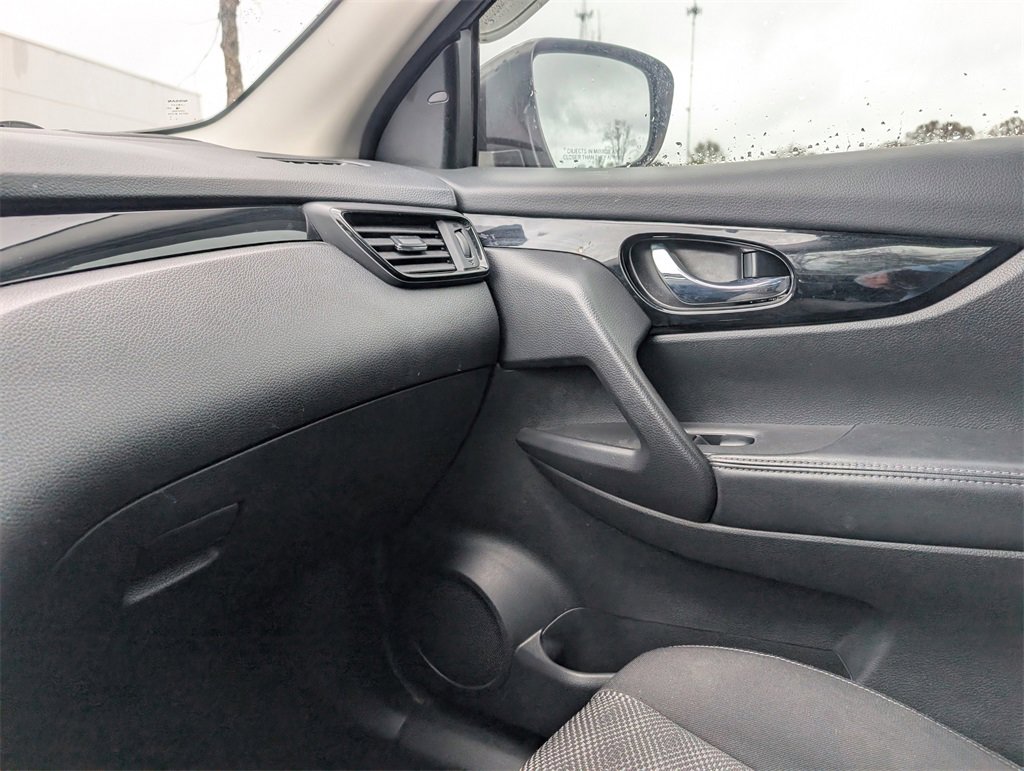 Used 2019 Nissan Rogue Sport SV w/ Technology Package image 30