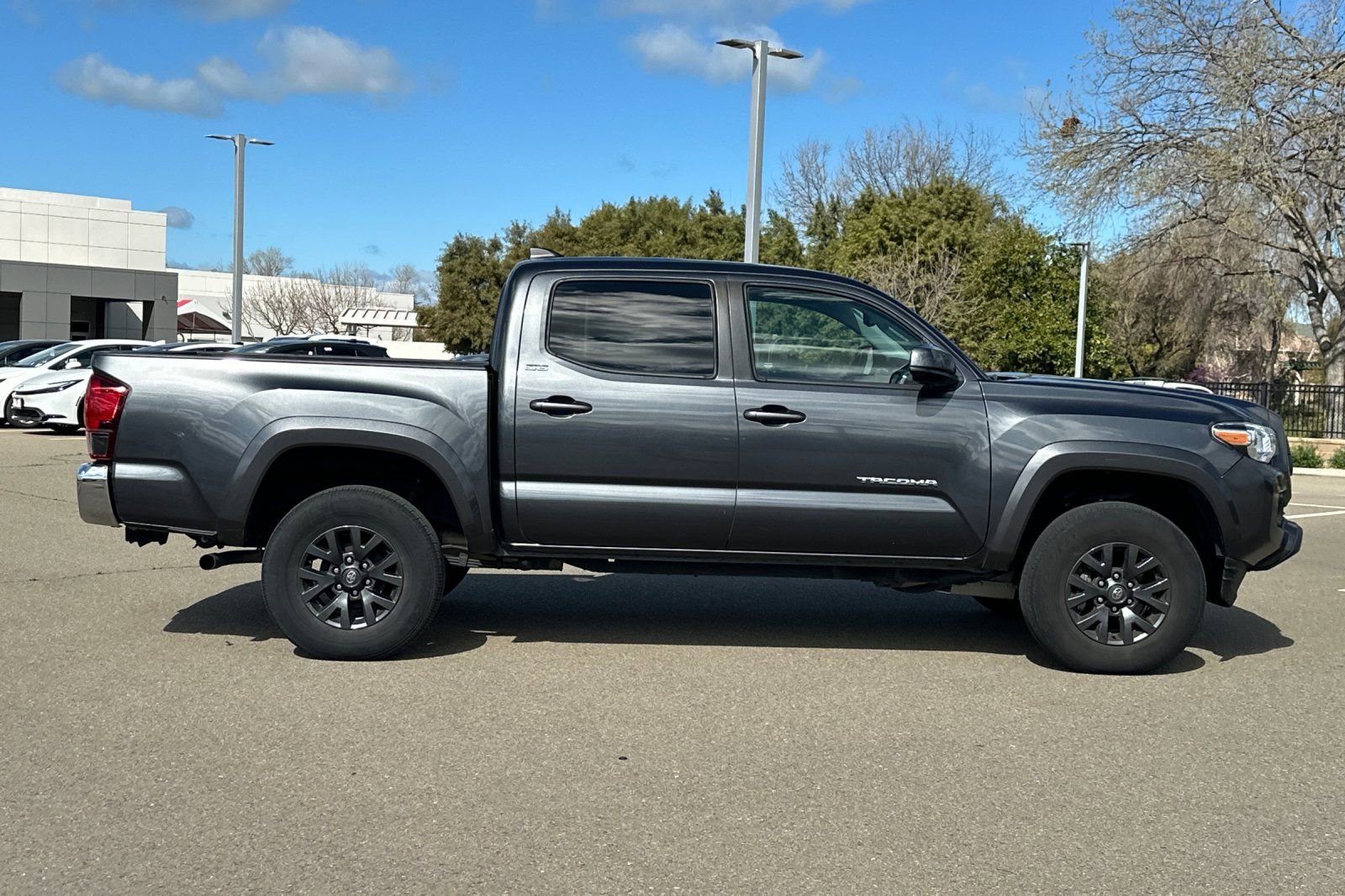 Certified 2022 Toyota Tacoma SR5 image 3