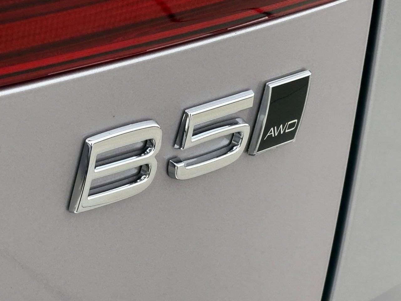 New 2026 Volvo XC60 B5 Plus w/ Protection Package Premier image 8