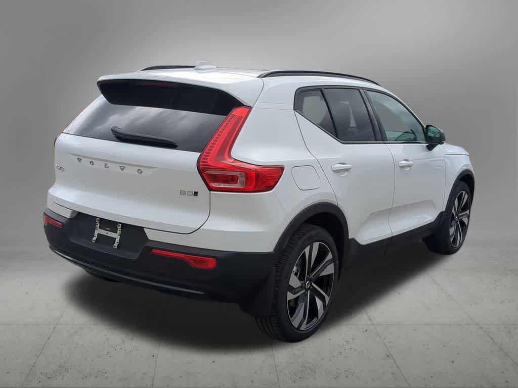 New 2026 Volvo XC40 B5 Plus w/ Climate Package AWD/4WD image 6