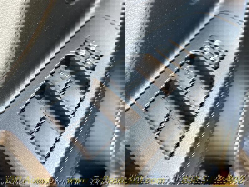 Used 2017 Toyota Yaris LE image 30