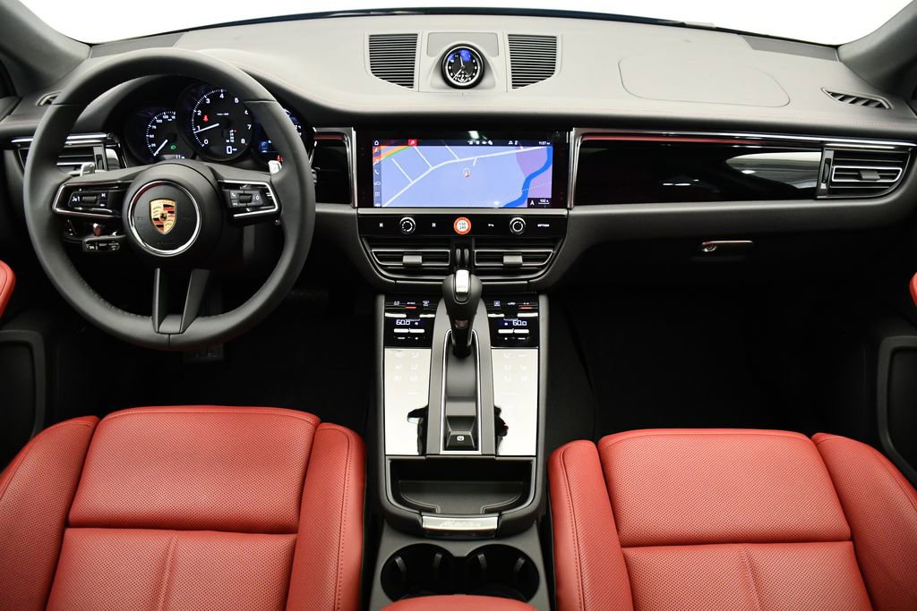 Used 2025 Porsche Macan image 22