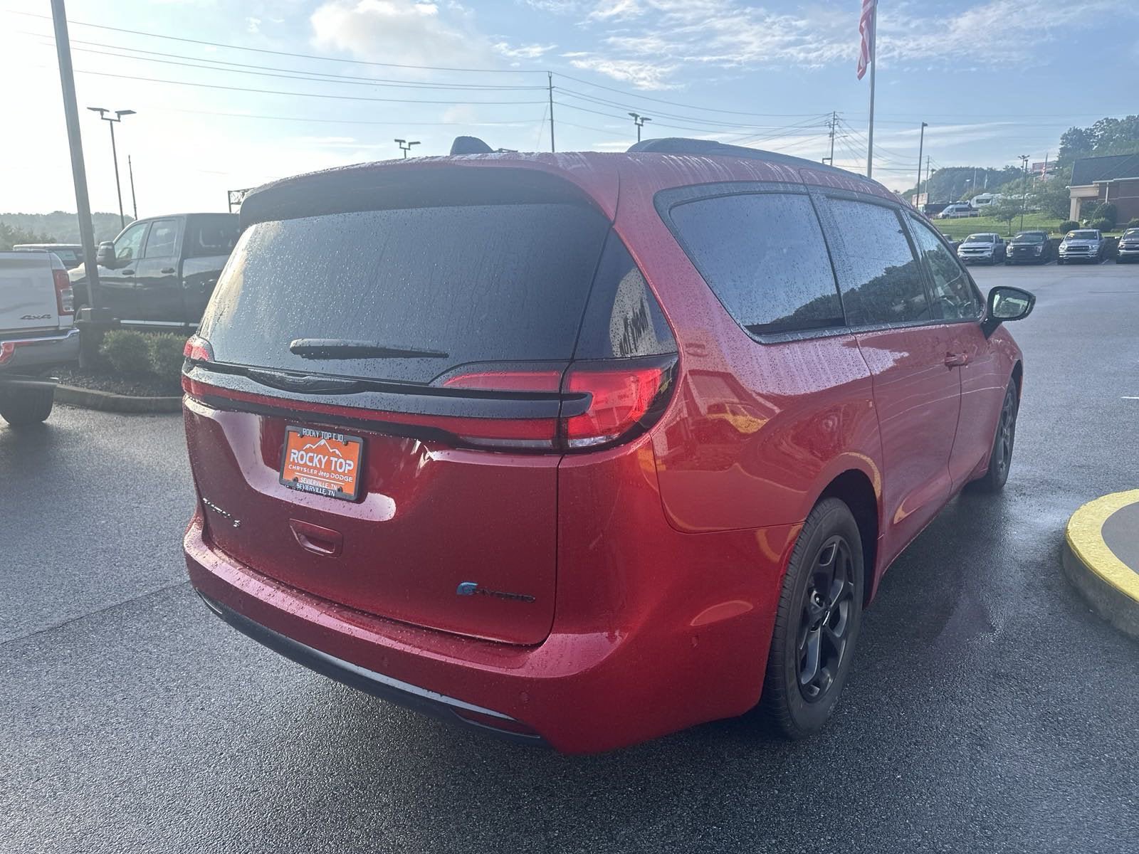 New 2024 Chrysler Pacifica Premium FWD image 7
