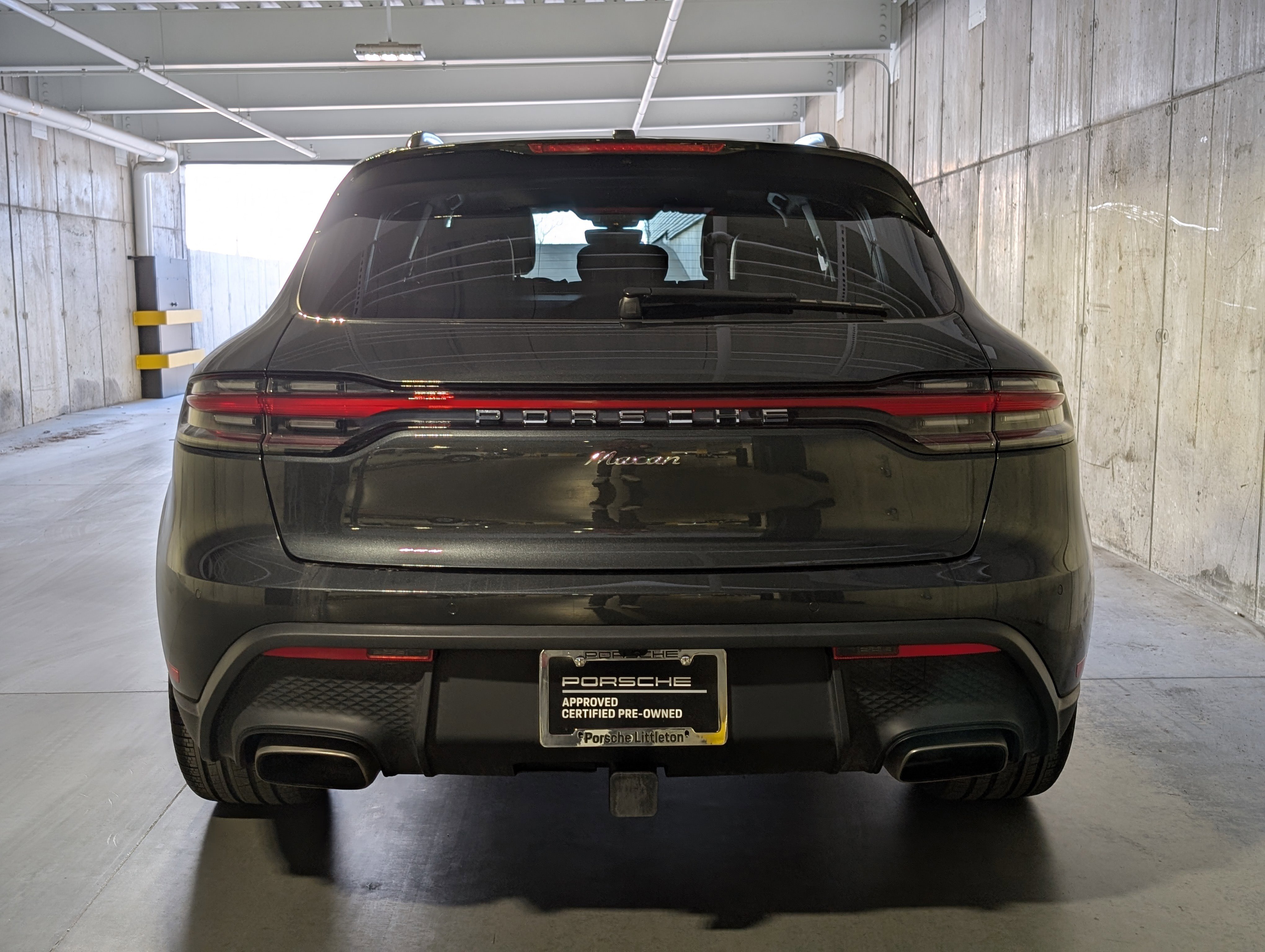Certified 2025 Porsche Macan image 8