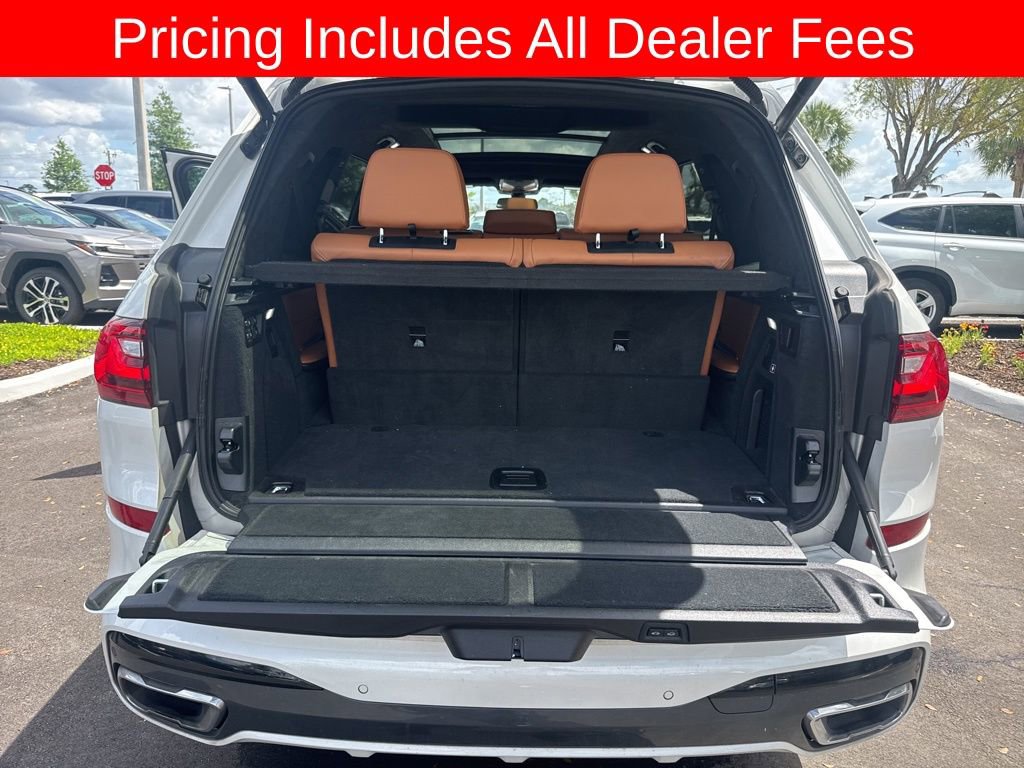 Used 2022 BMW X7 xDrive40i w/ M Sport Package AWD/4WD image 14