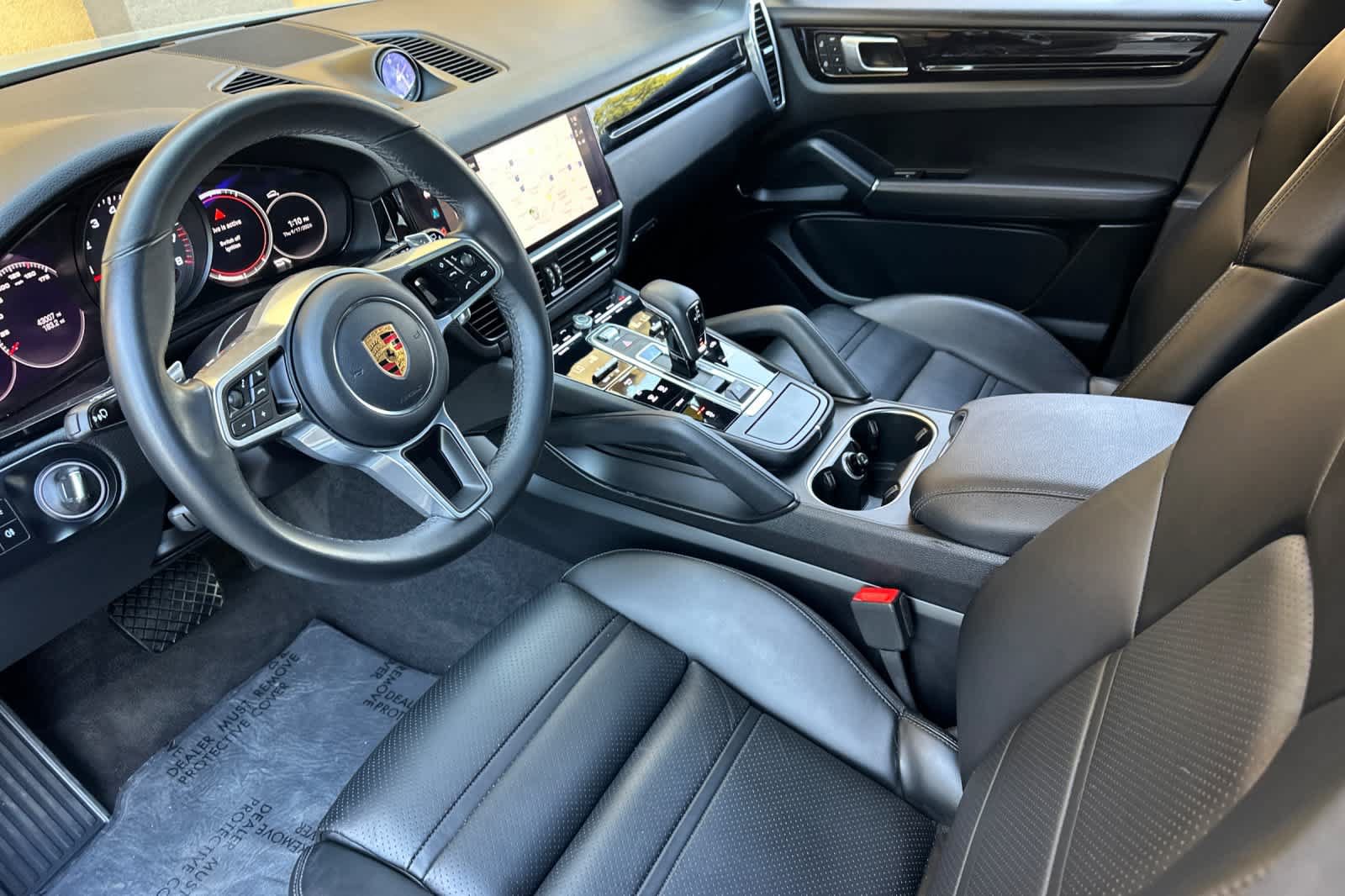 Used 2023 Porsche Cayenne Platinum Edition AWD/4WD image 9
