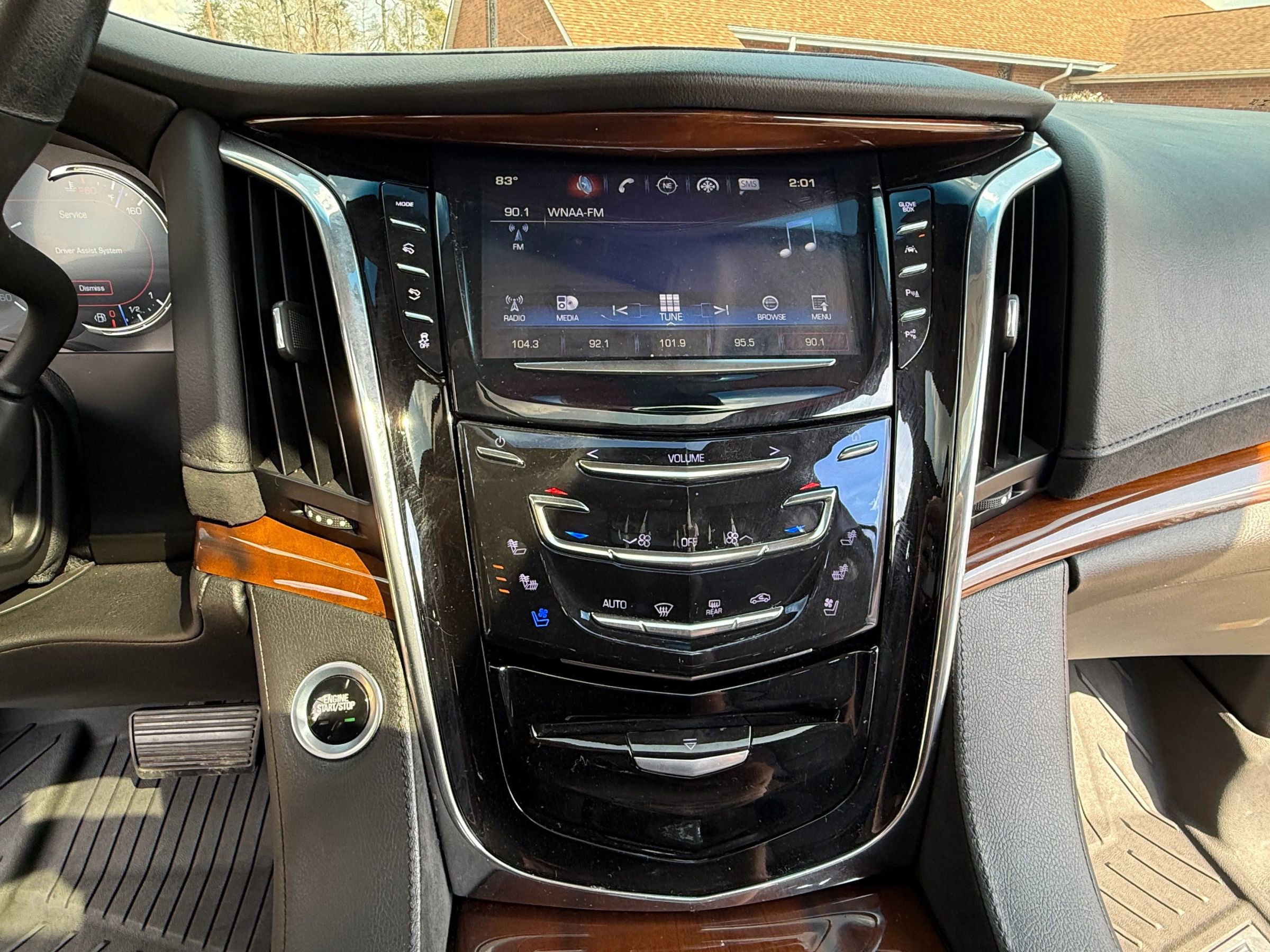 Used 2017 Cadillac Escalade Premium Luxury image 22