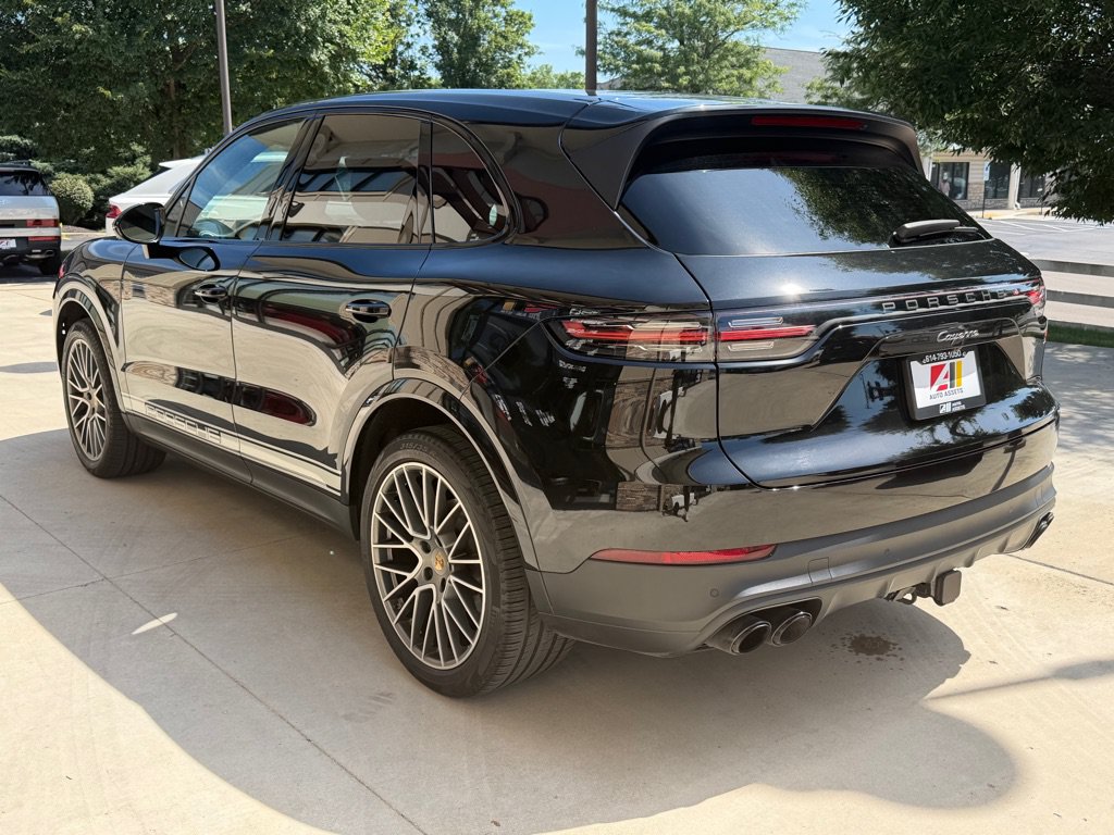 Used 2023 Porsche Cayenne Platinum Edition AWD/4WD image 5