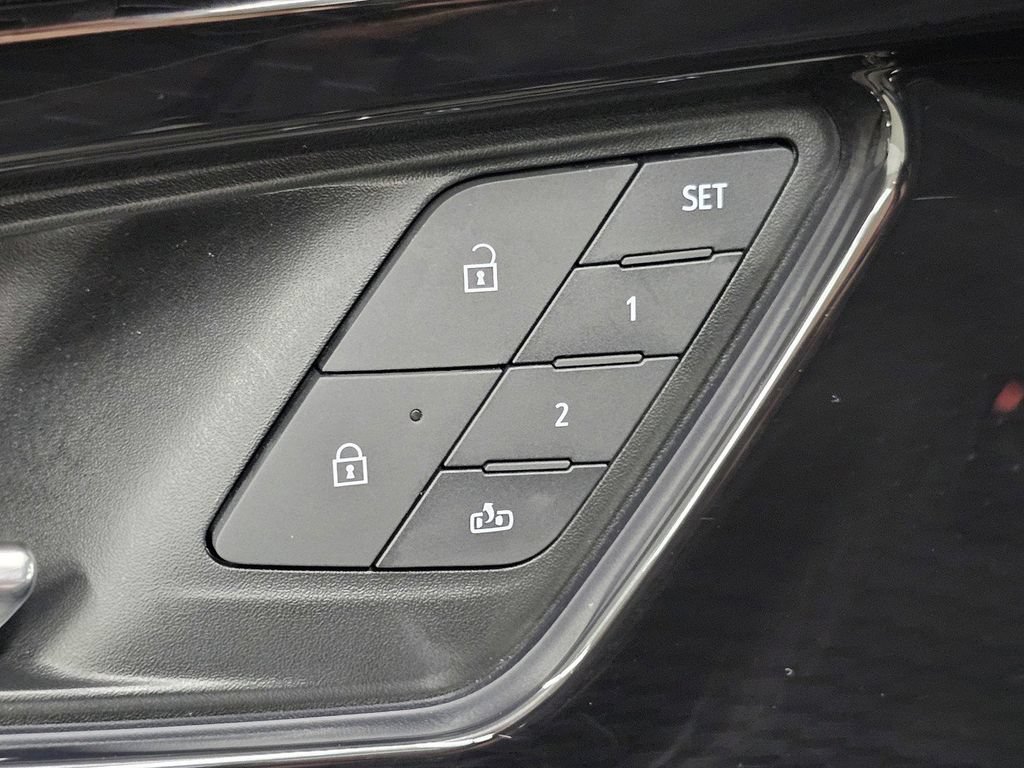 Used 2025 Chevrolet Blazer EV RS AWD/4WD image 29