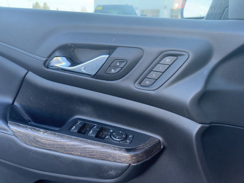 Used 2023 GMC Acadia Denali image 6