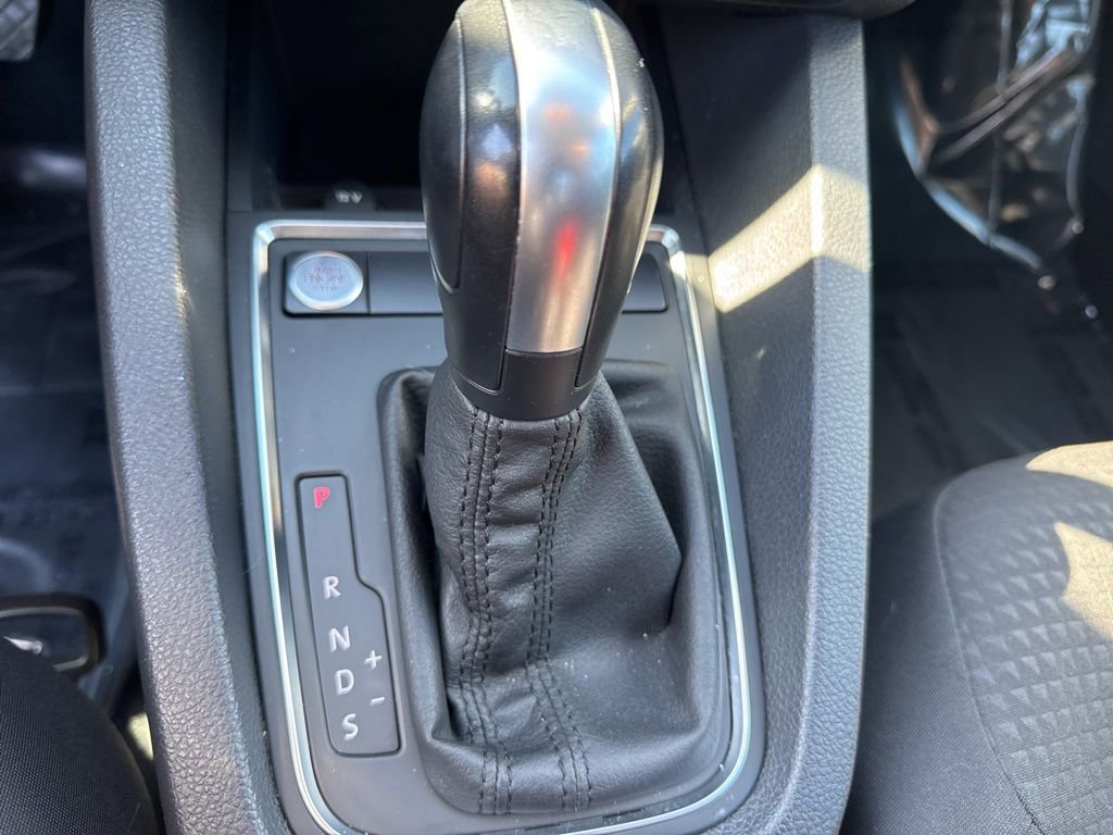 Used 2015 Volkswagen Jetta SE image 36