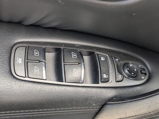 Used 2023 Nissan Armada SV image 12