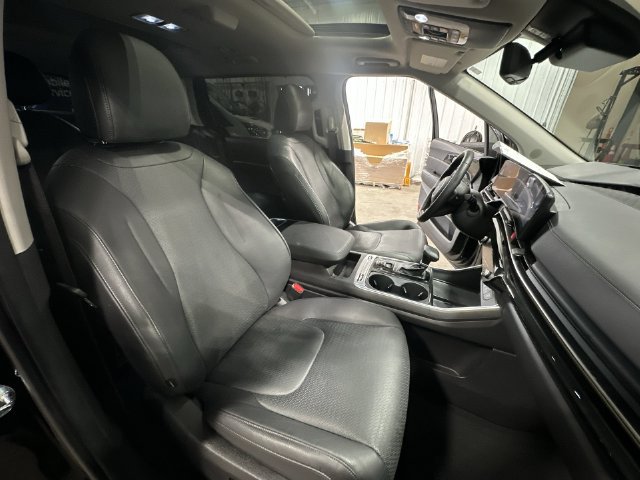 Used 2025 Kia Carnival SX Prestige FWD image 32