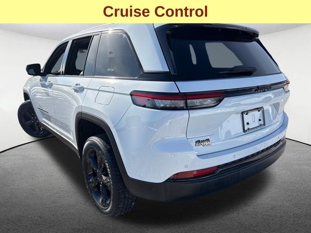Used 2022 Jeep Grand Cherokee Altitude image 10