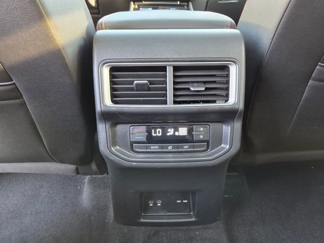 Used 2025 Volkswagen Atlas Peak Edition SE AWD/4WD image 22