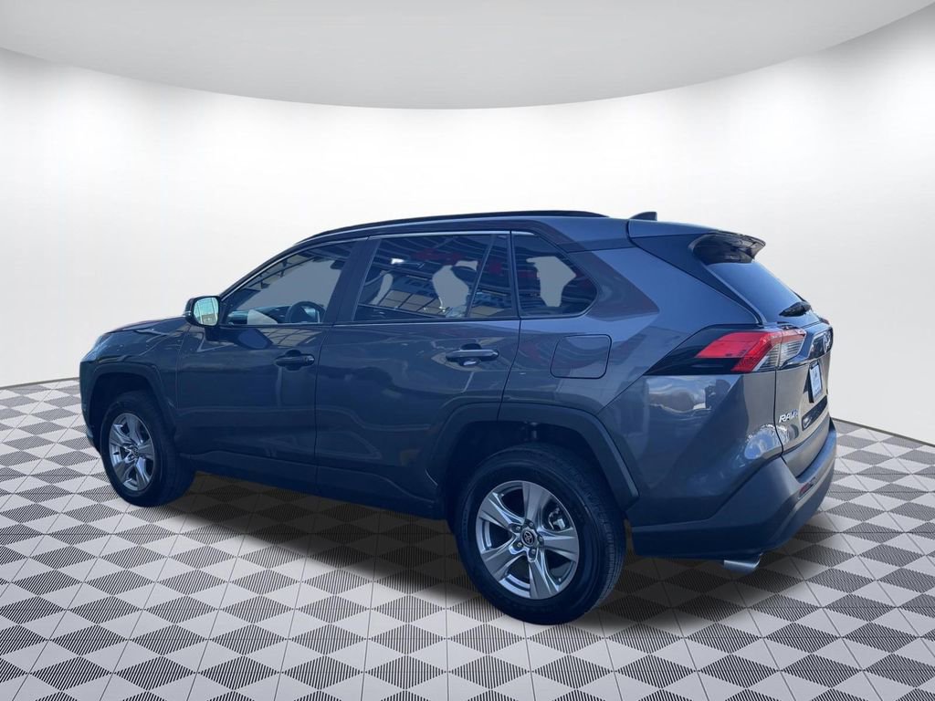 Used 2025 Toyota RAV4 XLE AWD/4WD image 5
