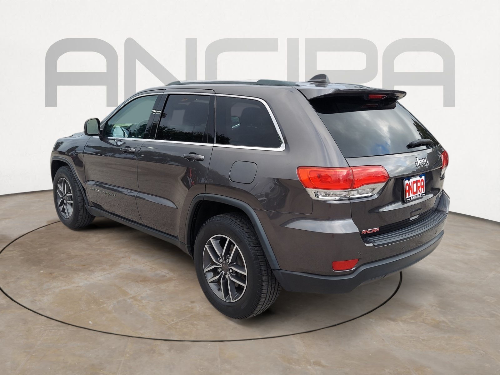 Used 2019 Jeep Grand Cherokee Laredo w/ 18" Wheel & 8.4" Radio Group RWD image 8