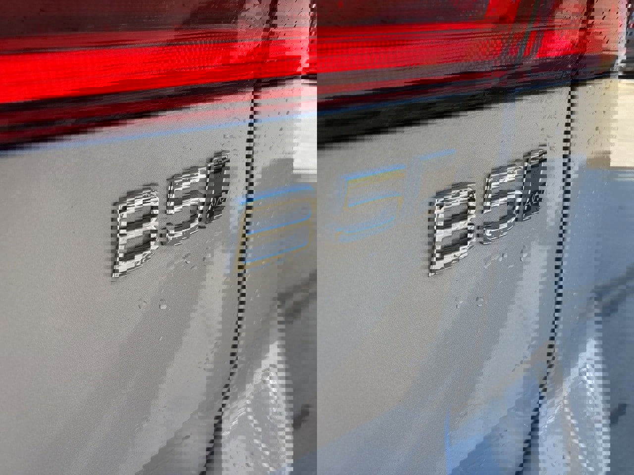 Certified 2023 Volvo XC60 B5 Core image 9