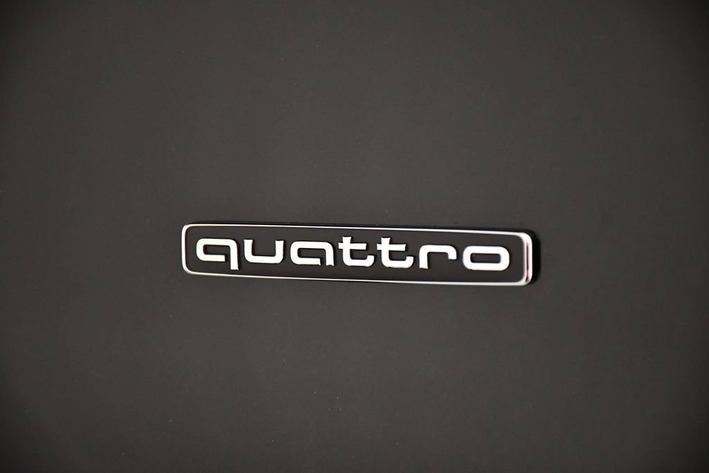 Used 2025 Audi Q5 Premium w/ Convenience Package image 10