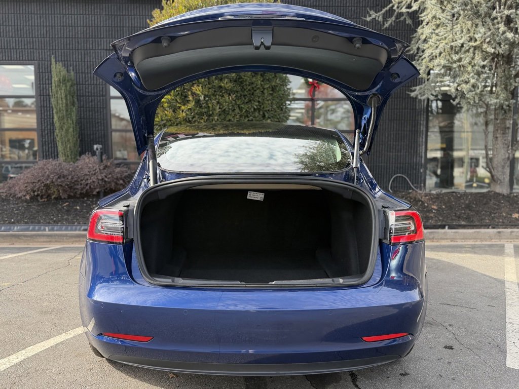 Used 2022 Tesla Model 3 Standard Range image 17