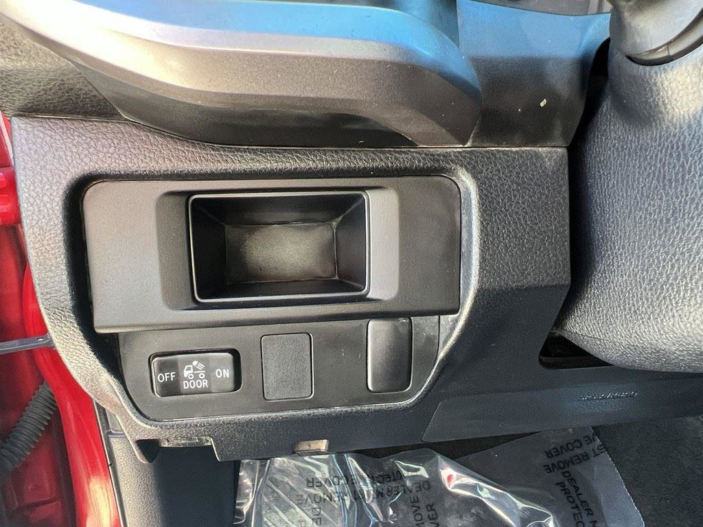 Used 2016 Toyota Tacoma SR5 image 39