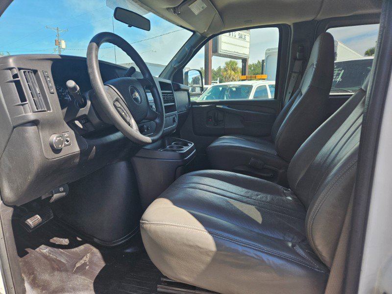 Used 2008 Chevrolet Express 1500 Passenger image 8