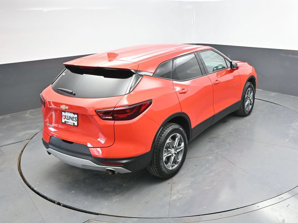 Used 2025 Chevrolet Blazer LT FWD image 29