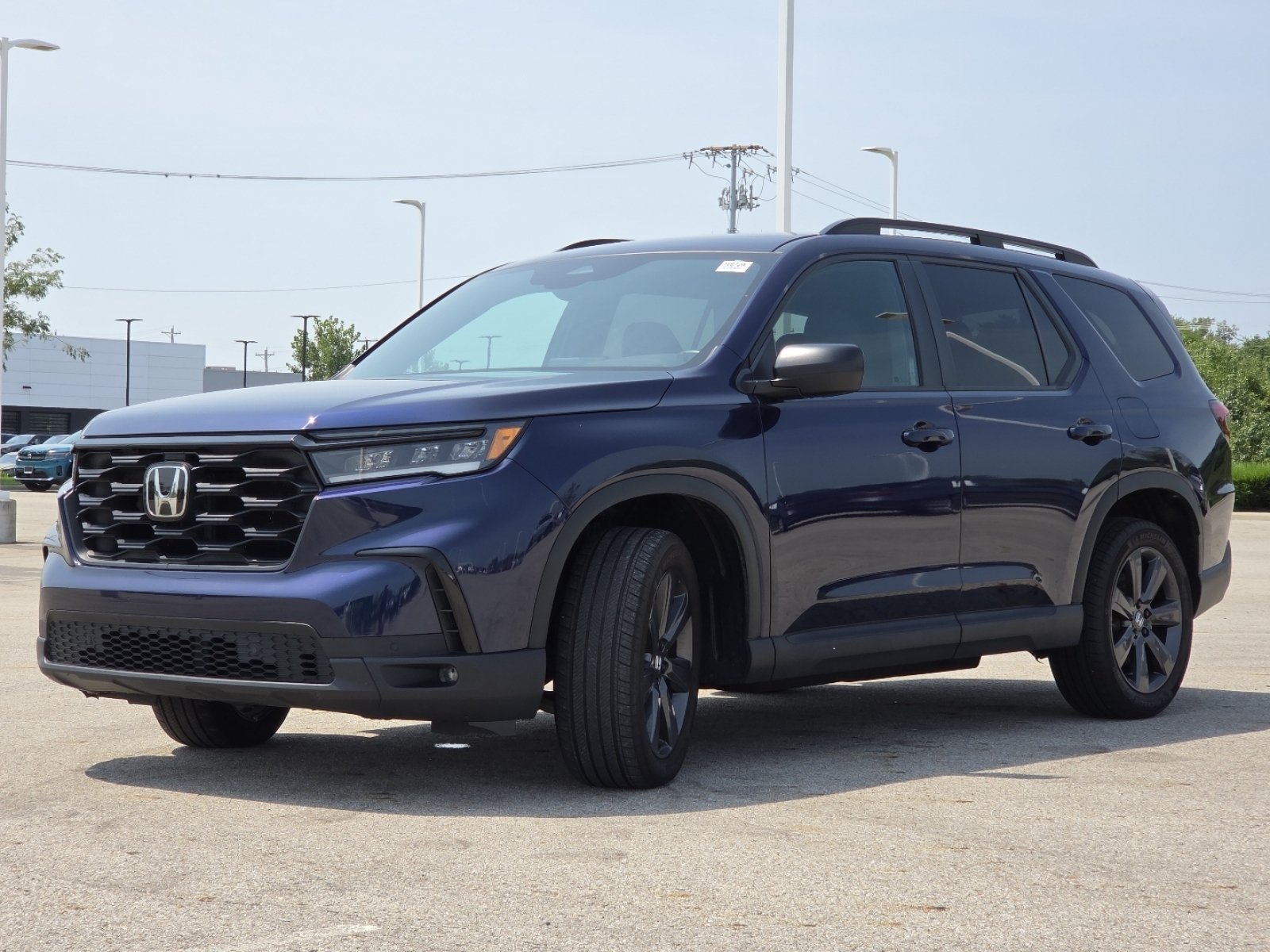 Used 2025 Honda Pilot Sport image 13
