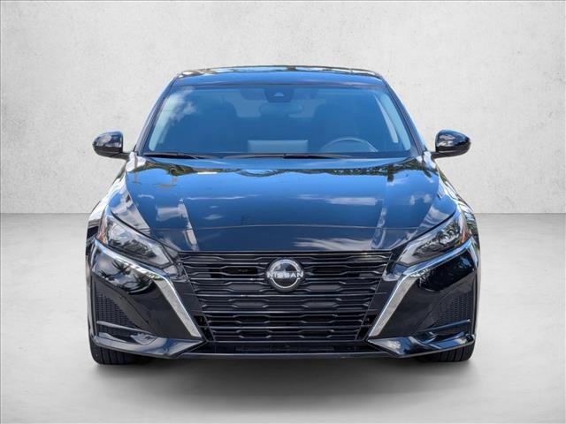 Used 2024 Nissan Altima 2.5 SV w/ SV Premium Package FWD image 2