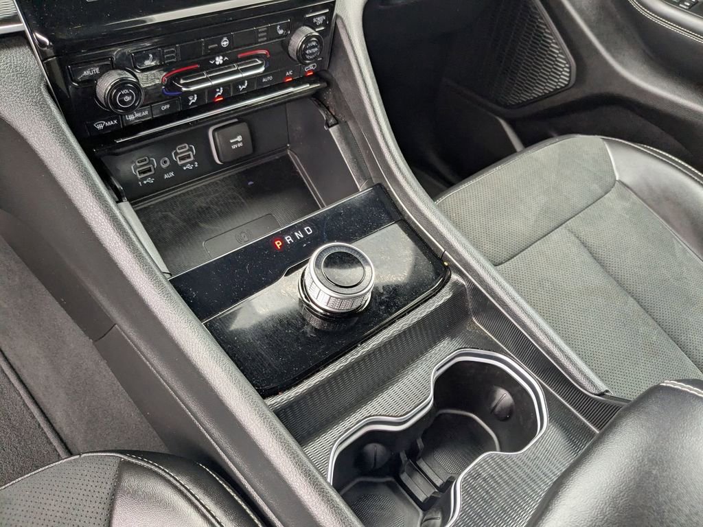 Used 2025 Jeep Grand Cherokee Altitude AWD/4WD image 21