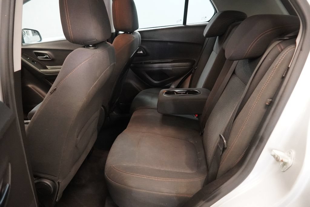 Used 2020 Chevrolet Trax LS AWD/4WD image 9