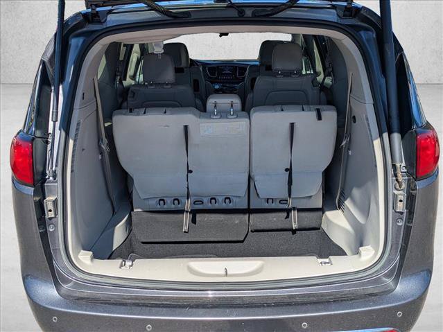 Used 2019 Chrysler Pacifica Touring-L Plus FWD image 6