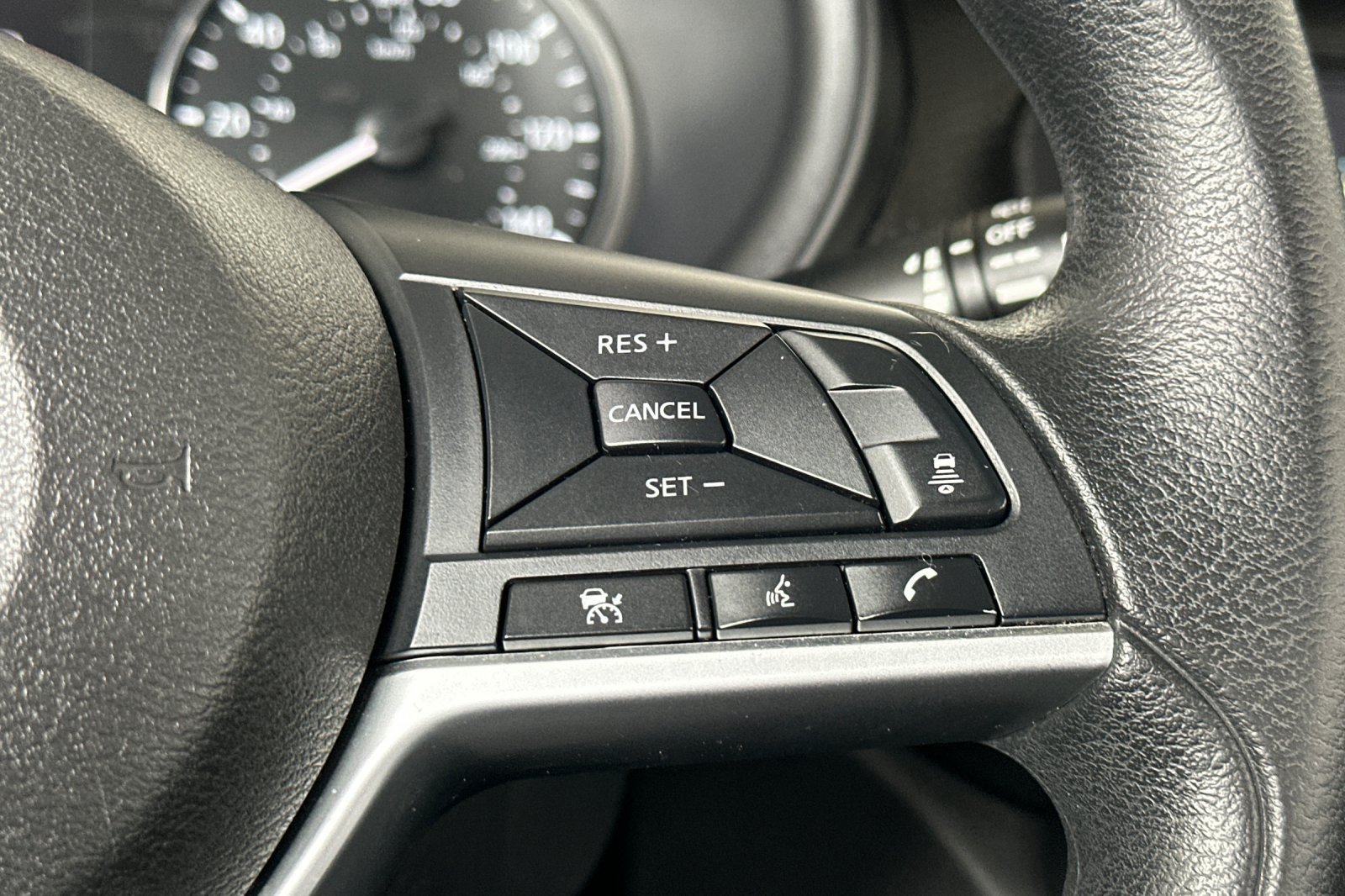 Used 2021 Nissan Kicks SV FWD image 32