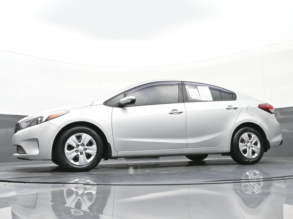 Used 2017 Kia Forte LX image 42