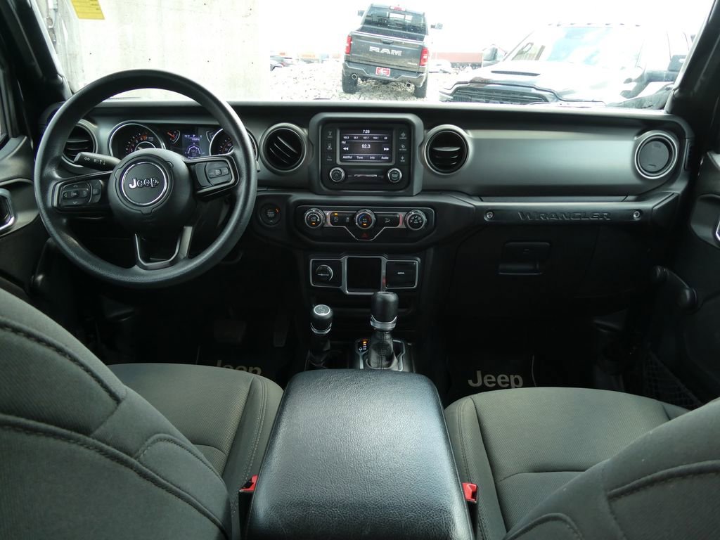 Used 2018 Jeep Wrangler Unlimited Sport AWD/4WD image 19
