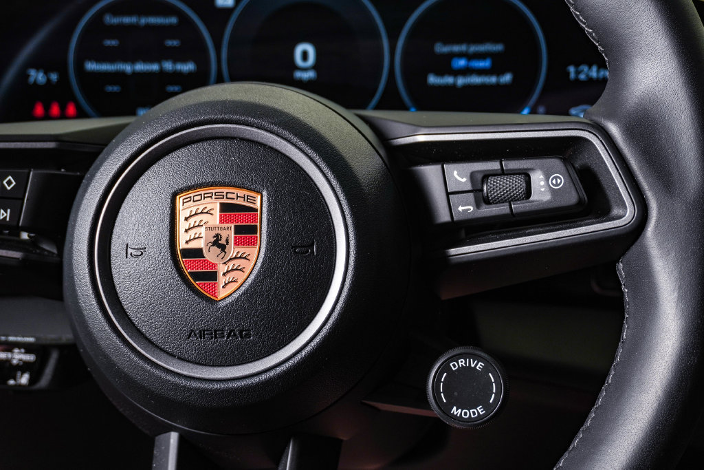 Certified 2025 Porsche Taycan AWD/4WD image 19
