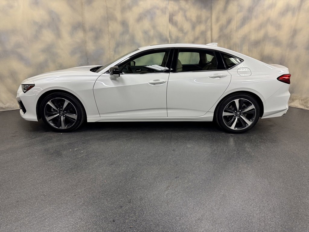Used 2025 Acura TLX w/ Technology Package image 3
