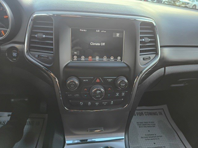 Used 2019 Jeep Grand Cherokee Laredo image 21