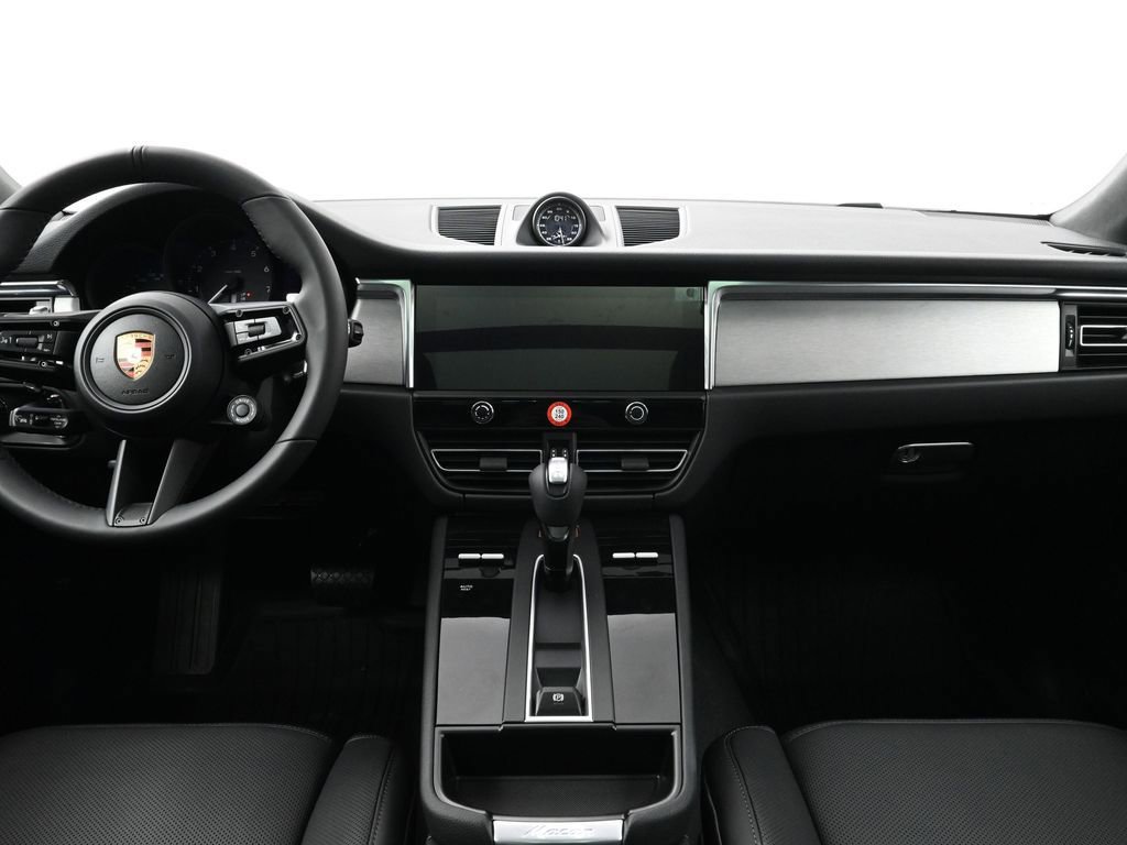 New 2025 Porsche Macan image 9