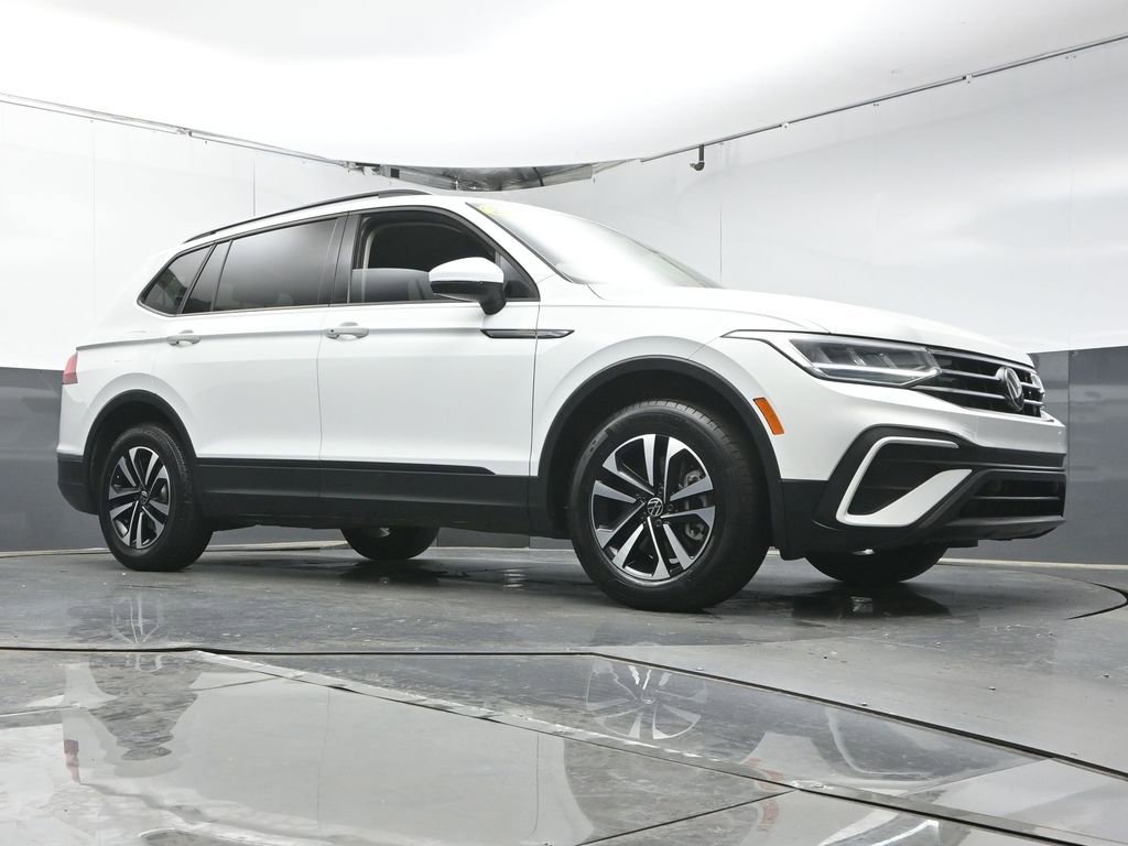 Used 2024 Volkswagen Tiguan S image 40