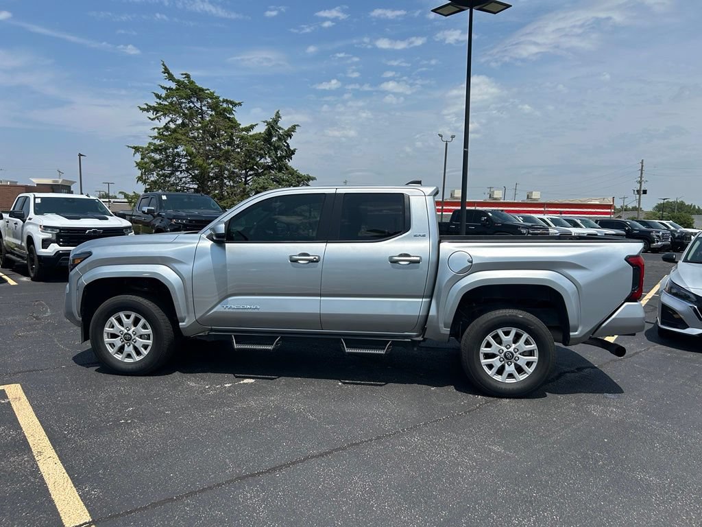 Used 2024 Toyota Tacoma SR5 AWD/4WD image 6