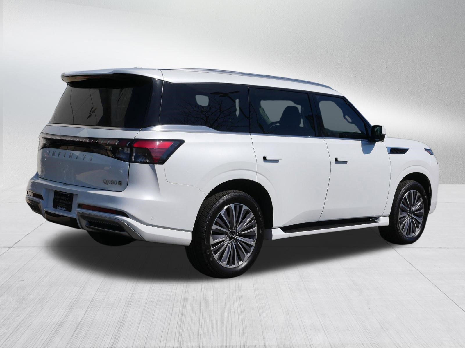 Certified 2025 INFINITI QX80 Luxe image 7