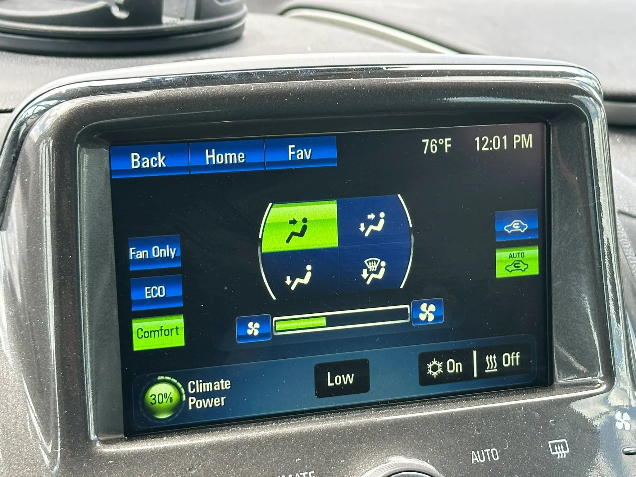 Used 2014 Chevrolet Volt FWD image 27