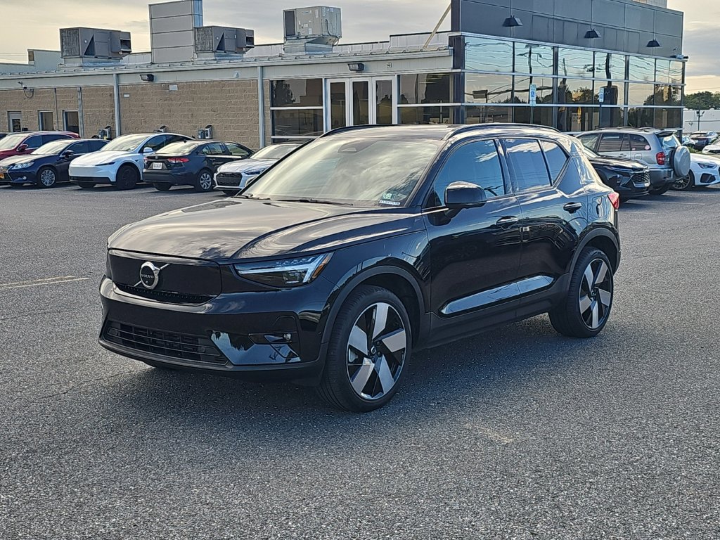 Used 2023 Volvo XC40 Recharge Ultimate w/ Protection Package Premier AWD/4WD image 16