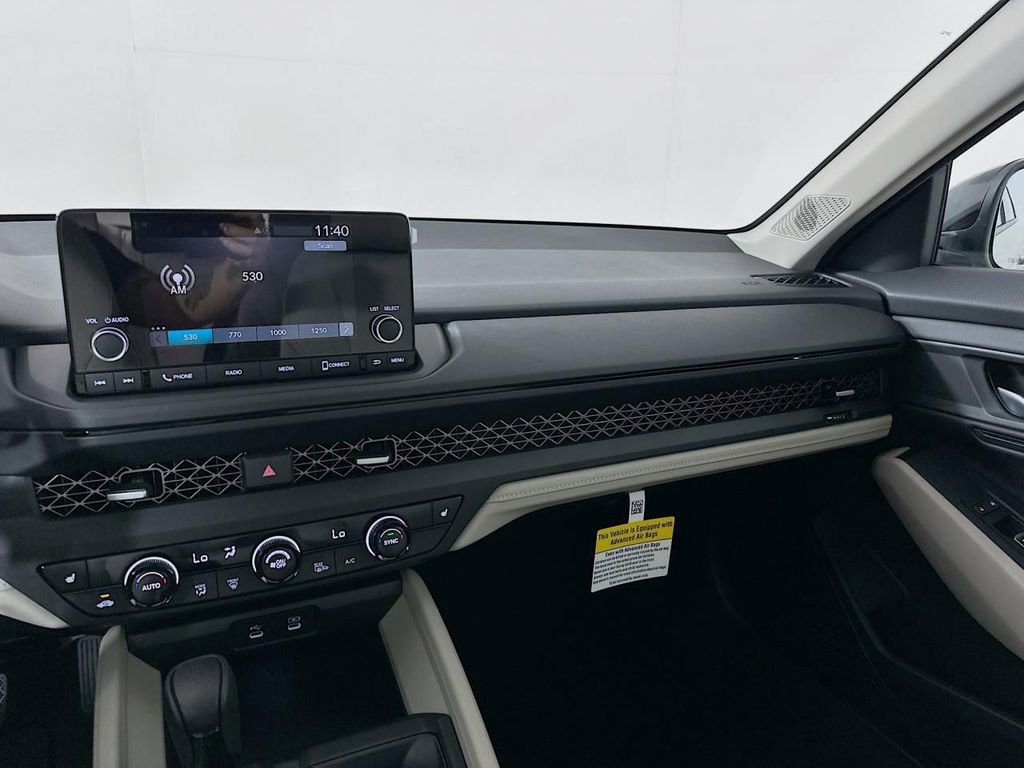 Certified 2025 Honda Accord SE image 20