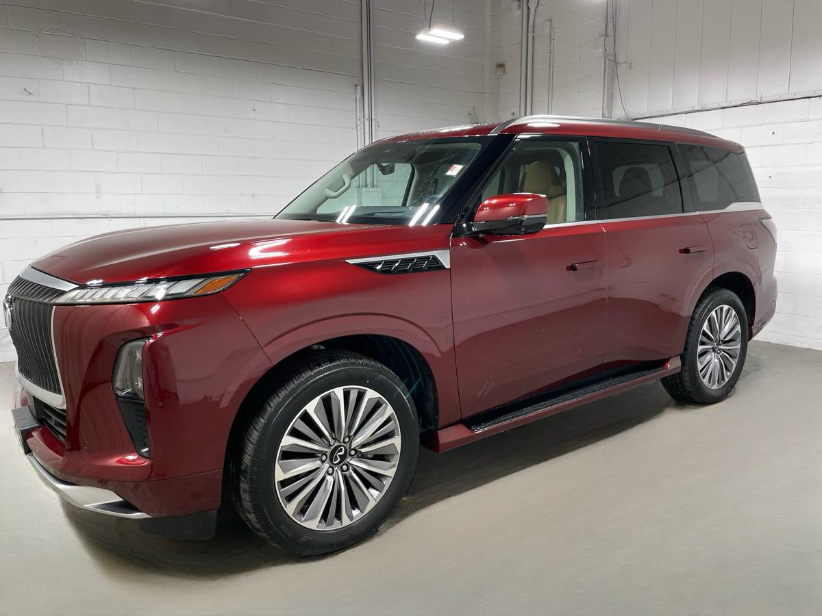 Used 2025 INFINITI QX80 Luxe AWD/4WD image 1