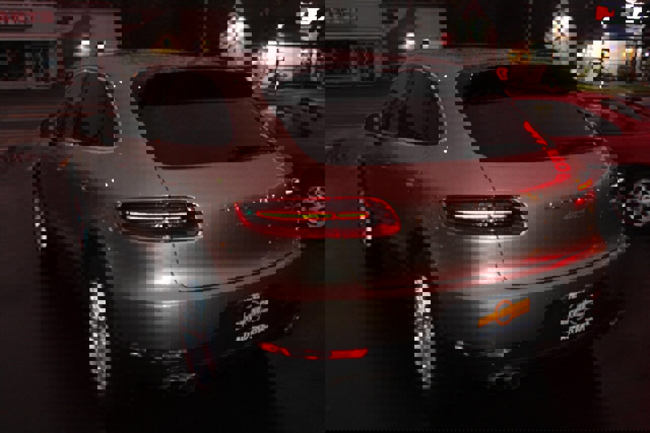 Used 2017 Porsche Macan S image 2